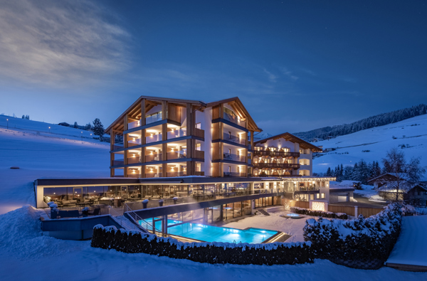 Hotel Edelweiss**** - Hotel Edelweiss Winter Night 01